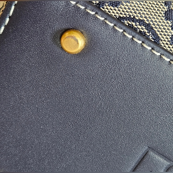 TORY BURCH . PETITE T MONOGRAM BARREL BAG - Picture 7 of 10
